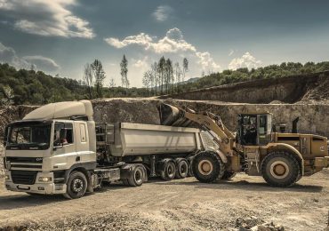 Flexible hydraulique d’un camion : les pannes courantes et leurs solutions