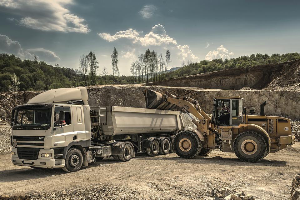 Flexible hydraulique d’un camion : les pannes courantes et leurs solutions