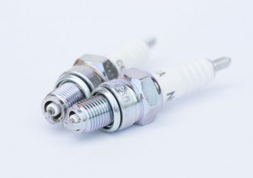 3 étapes faciles pour nettoyer les bougies d’allumage de votre voiture