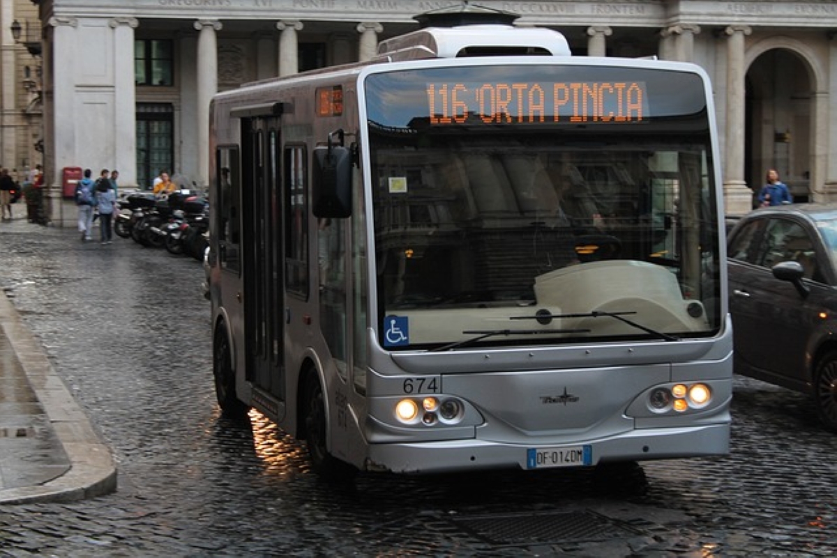 À combien s'élève la location de minibus et d'autocar ?