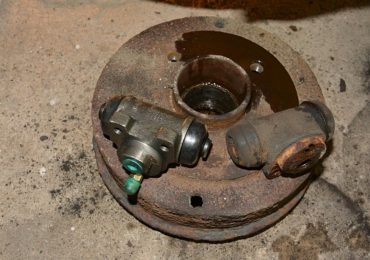 Changer un tambour de frein en 5 étapes