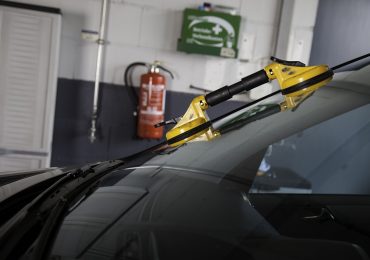 Un tutoriel étape par étape sur la façon de changer soi-même son pare-brise